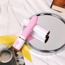 Cat Claw Wearing Jumping Egg In Pakistan